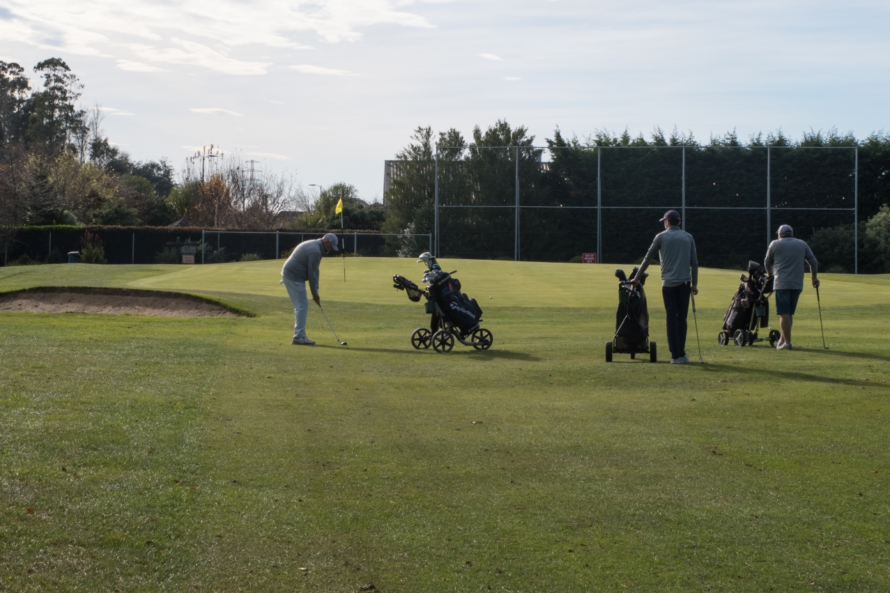 Green #6 & #15 - OB both left and right. Dogleg right with bunkers at both sides of the green.